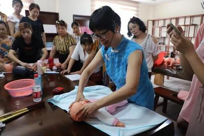 巾幗脫貧技能大培訓見成效 長壽區母嬰護理培訓點亮新生活